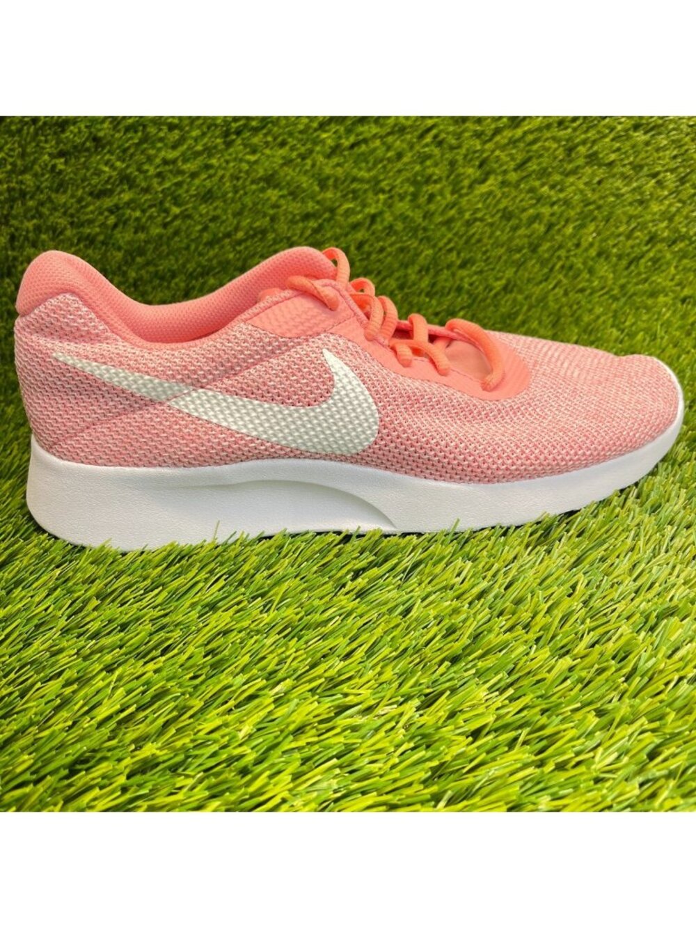 Nike Tanjun SE Womens Size 10 Pink White Athletic Running Walking Shoes Sneakers